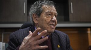 Porfirio Muñoz Ledo anuncia un frente para defender a la Corte y organismos autónomos